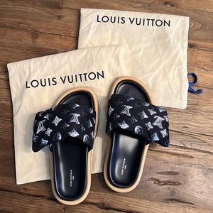 Louis Vuitton Monogram Pool slides